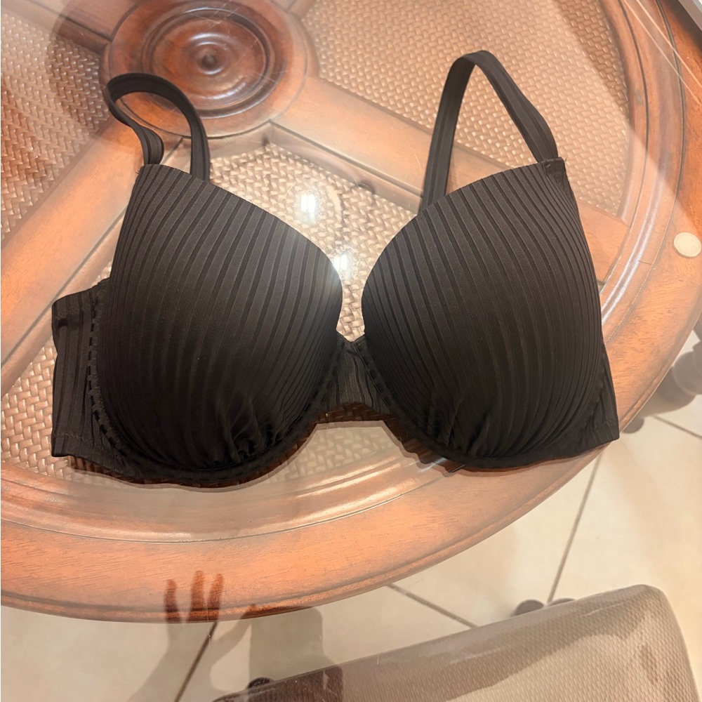 Everyday Black Padded women’s bikini top size 38 DD
